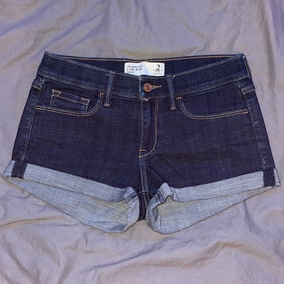 Abercrombie & Fitch Low-Rise Denim Shorts Size 2 - Picture 1 of 2